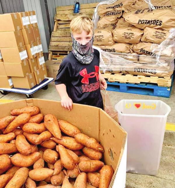 FUMC youth lends a helping hand