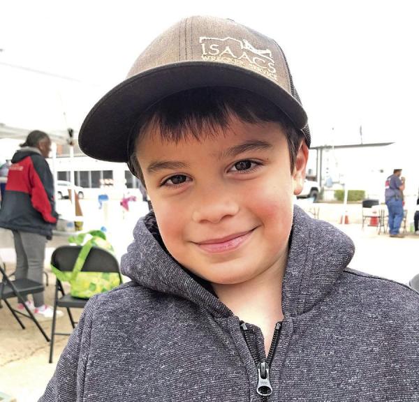 Lynnox Insall I would give Santa $20 in $1 bills and coins so he could buy some extra toys for kids in all different countries. Lynnox Insall I would give Santa $20 in $1 bills and coins so he could buy some extra toys for kids in all different countries.