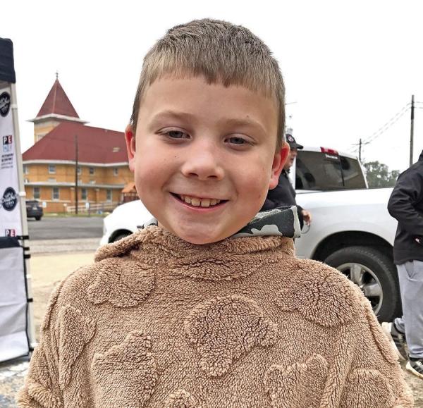 Hagan Miller I would give Santa a snowboard so he can share and play. Hagan Miller I would give Santa a snowboard so he can share and play.