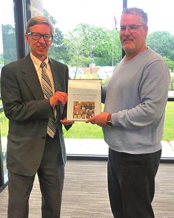 Library recognized for support of student research