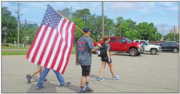 GAZETTE PHOTOS / DI DUNCAN A Decade of Honor: 10th annual ‘Carry the Load’ walk held