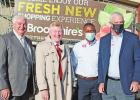 Brookshire’s cuts the ribbon