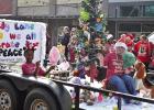 Christmas is almost here, and Pittsburg residents have been celebrating! For photos of this Christmas season, see page 10. GAZETTE PHOTO / MIRANDA OGLESBY Have a holly, jolly Christmas
