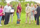 At the groundbreaking ceremony held on July 29, Broers’s former patients, loved ones, and members of the Pittsburg-Camp County Chamber of Commerce attended to show support. She was presented a certificate from Chamber President James Wallace certifying Year in Review